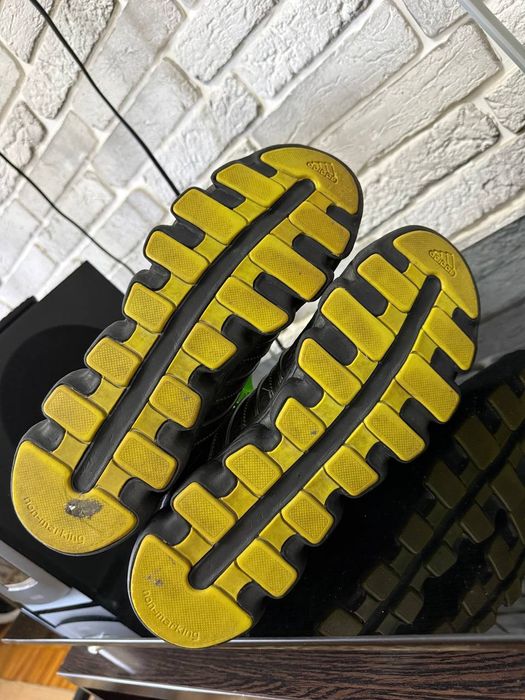Оригинальные кроссы adidas