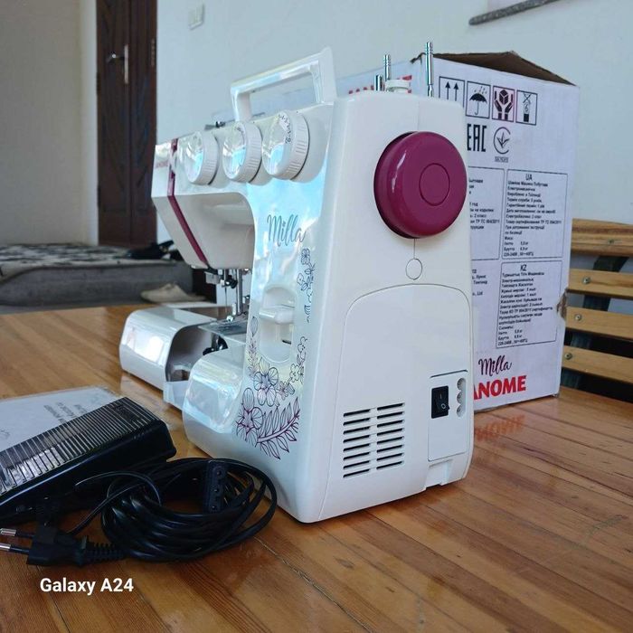 Janome Milla(Япония). Год гарантии/Металл/Комплект.