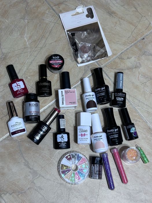 Комплект гел лакове и декорации