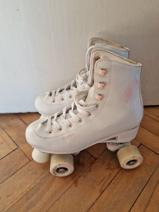 Ролкови кънки в бял цвят