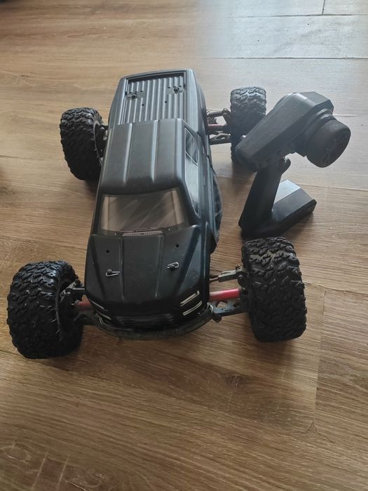 Vând automodel Arrma Big Rock