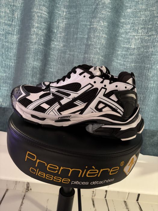 Balenciaga runner