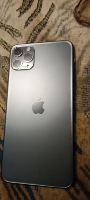 iPhone 11 Pro Max на 64 Гб в отличном состоянии
