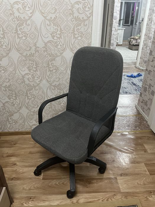 Продам офисное кресло