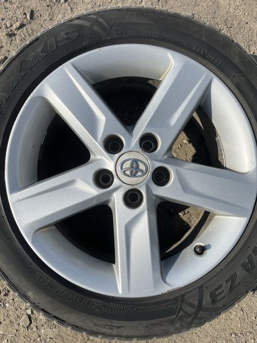 Продам комплект колес 215/55/17