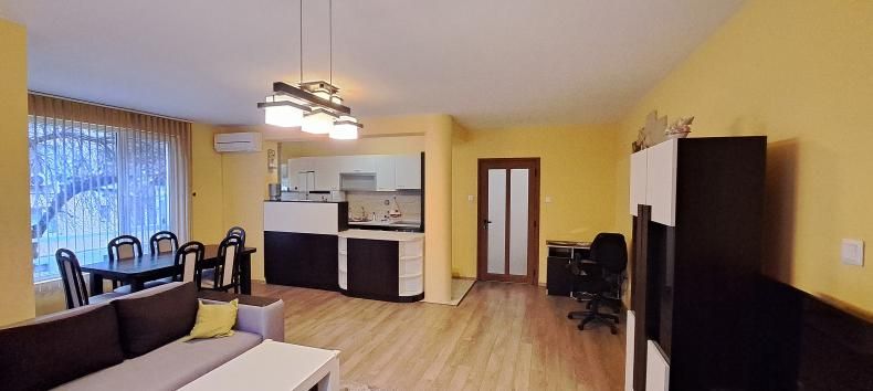 Дава се под наем Двустаен апартамент в Пловдив, Кючук Париж - 80 кв.м за 425 € - Снимка #2