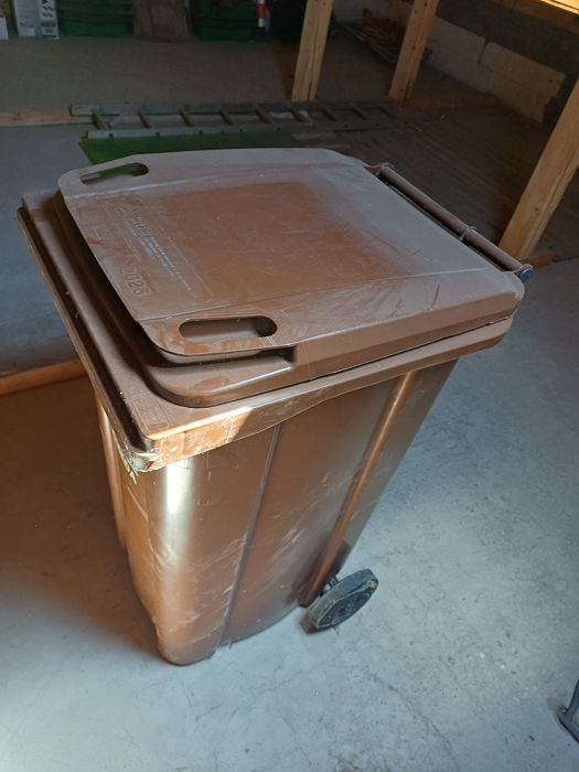 Pubele gunoi 240l Ofertă