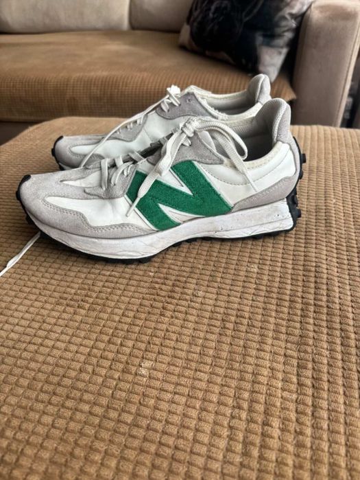 New Balance 327