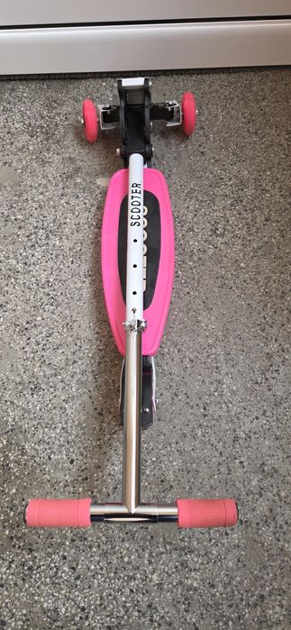 Детски скутер с възможност за регулиране на височината