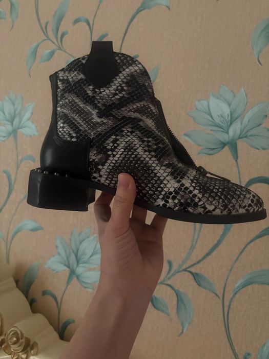 Ботинка 39 размер