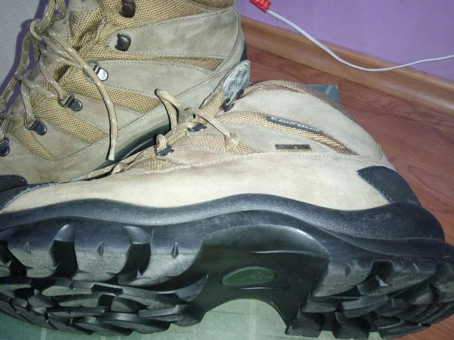 Ghete barbatesti, mărime 46.Interior 30cm. 150lei