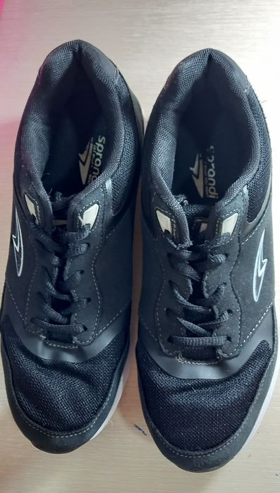 Запазени маратонки "sprandi"