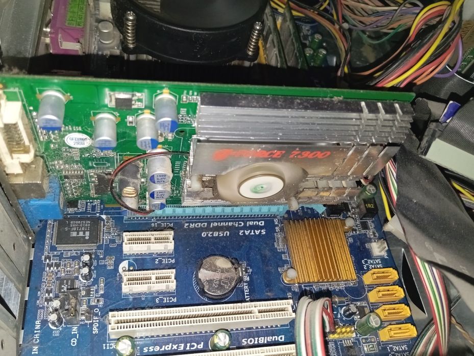 Продам комплект материнская плата DDR 2 офисная