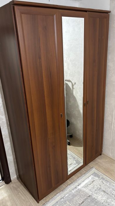 Продам спальный гарнитур