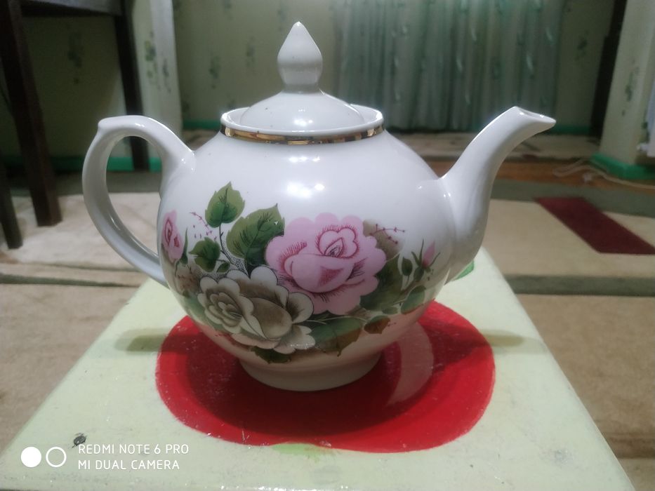 Большие чайники,2 и 2,7 литра