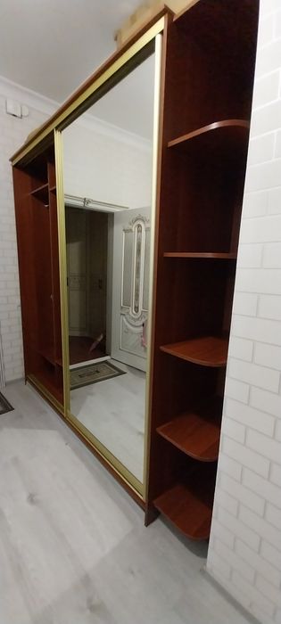 Продам шкаф-купе.