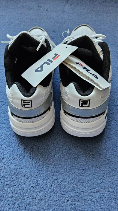 Продам кроссовки FilA