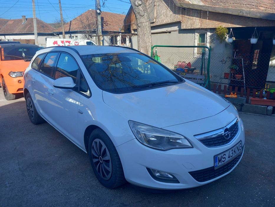 Opel astra j 2012