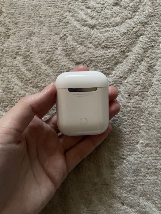 Продаю б/у эйрподсы первого поколения