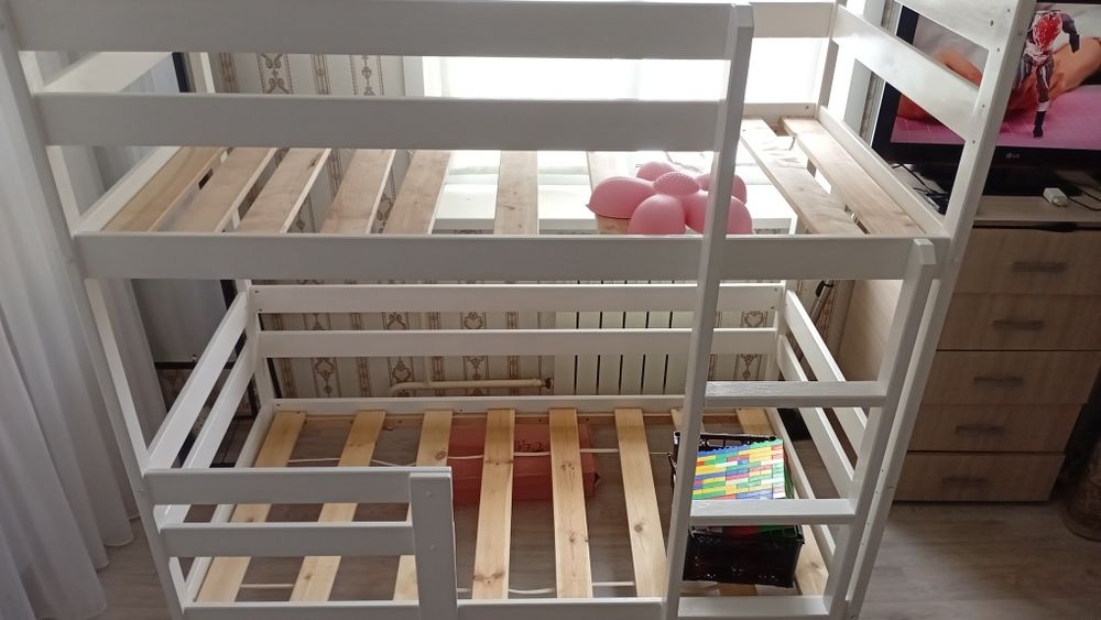 Двухярусная кровать