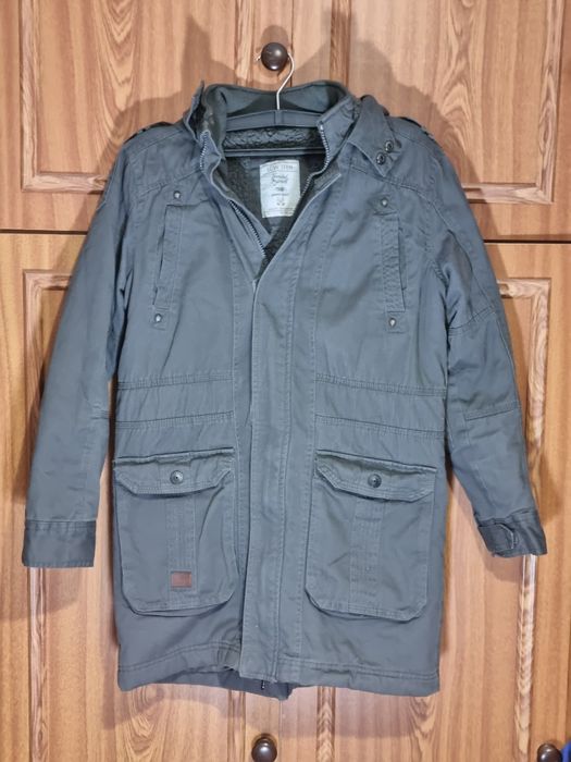 Зимняя куртка (146-152см)