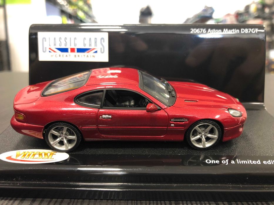 Оригинален Колекционерски модел  количкa ASTON MARTIN DB7 GT 1:43