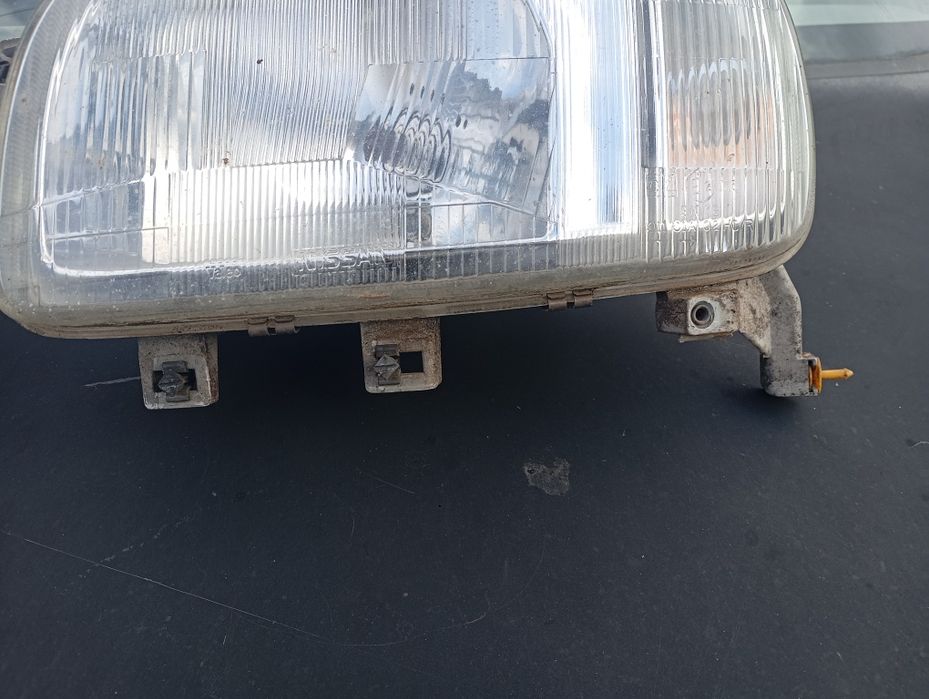 Фарове Nissan Micra K11