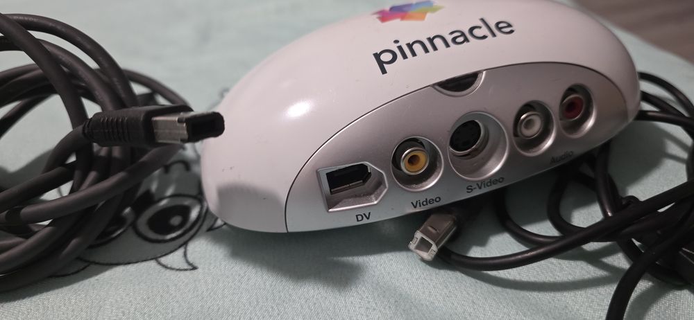 Placă de captură Pinnacle MovieBox Plus 510 USB + Cabluri (USB si FireWire)