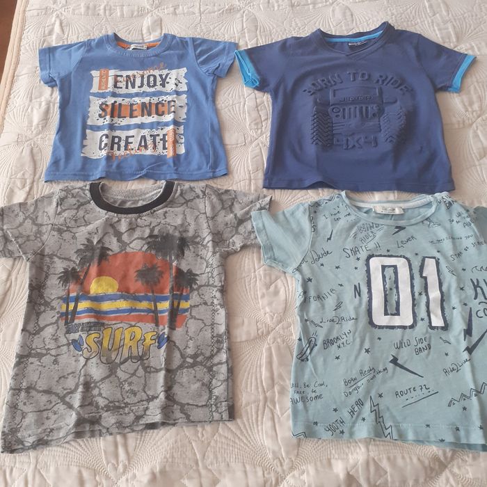 Лот от детски дрехи.