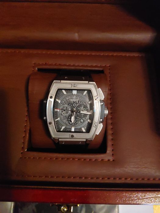 Продам часы Hublot
