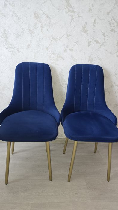 Продам 4 стула,  цвет синий