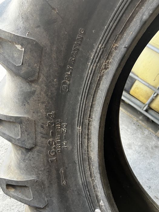 1 anvelopa 16.9 R34 , 420/85/R34 , Vredestein , foarte buna !