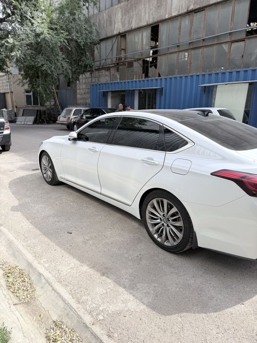 Hyundai Genesis g80