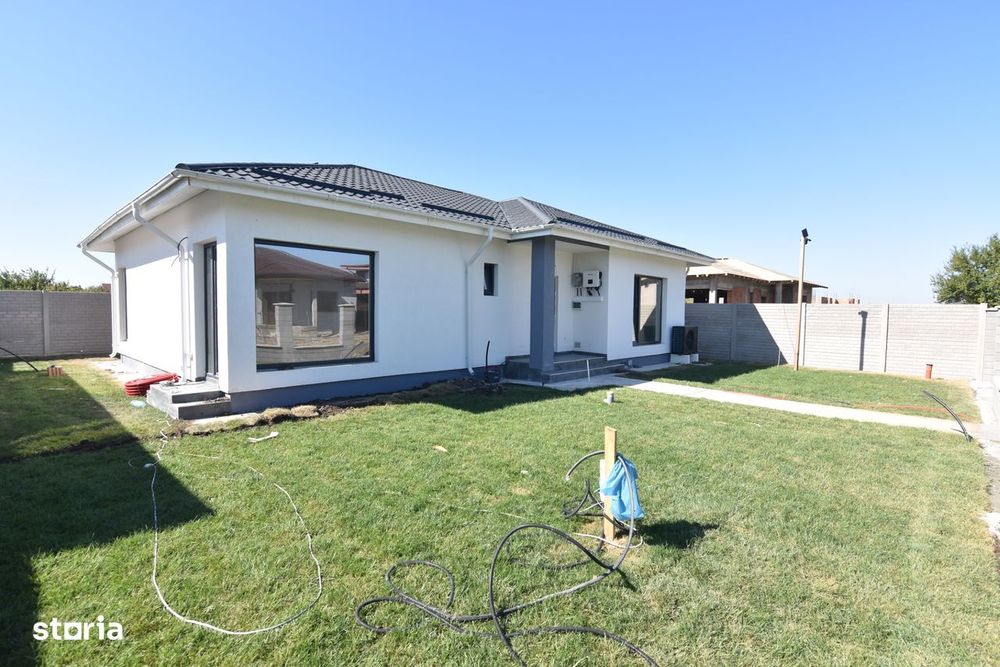 Casa in Domnesti, Teghes - langa padure, Panouri si pompa de caldura