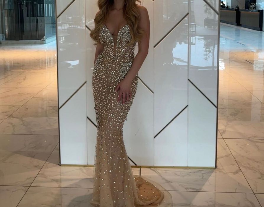 Рокля за абитуренски бал