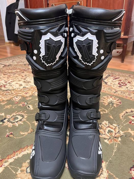 Боты Х6 новые  легкие