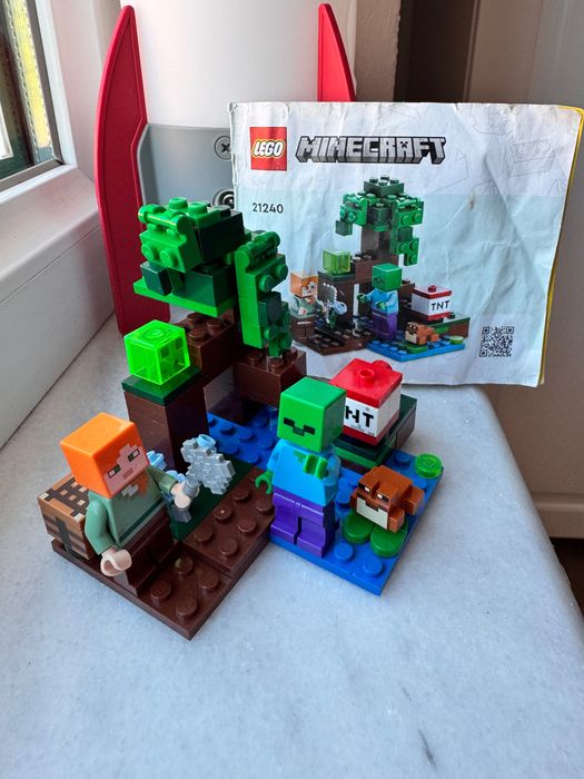Lego minecraft 21240