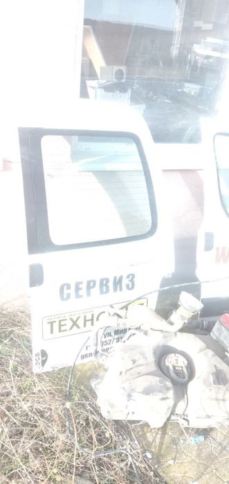 Продавам врати за пежо партнер