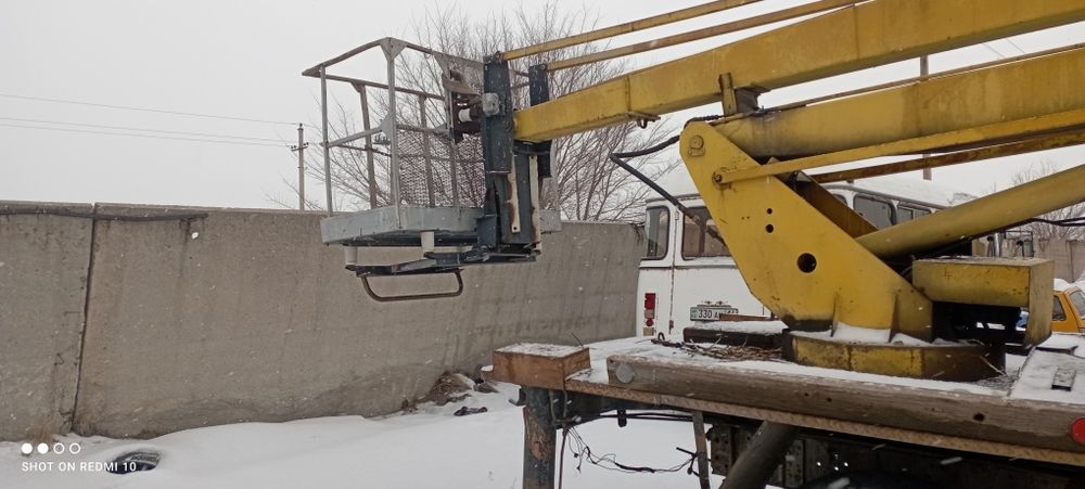 Автовышка на базе ЗИЛ 131 агп18