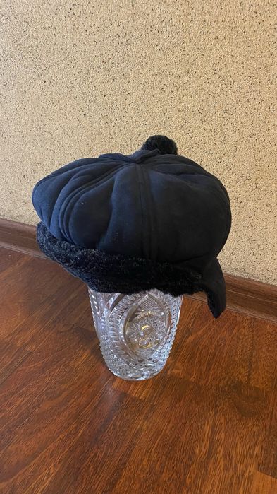 Шапка с меховой отделкой