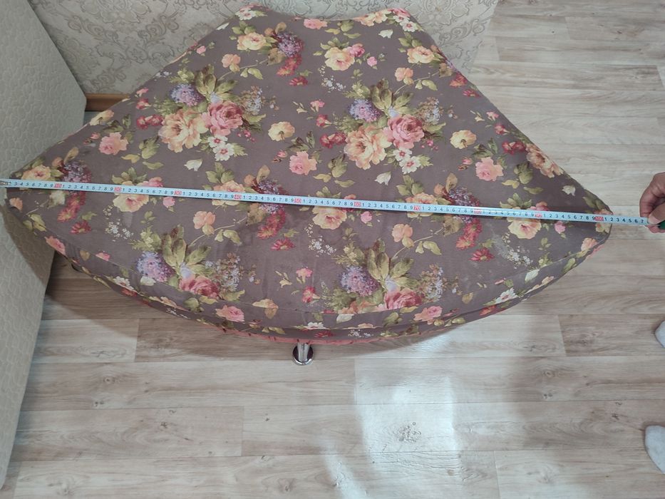 Продам пуфики 2 штуки