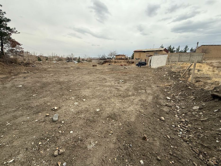 Yer sotiladi dakmentlari xamasi tayor