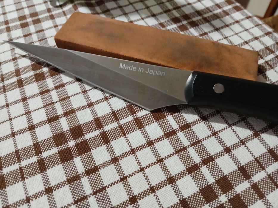 Японски нож за лява рака