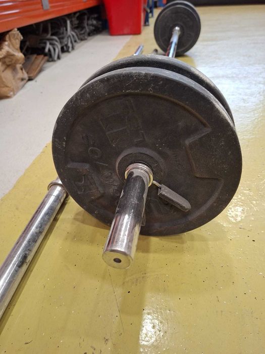 Set fitness complet – bancă multifuncțională + haltere + greutăți – 500 lei
