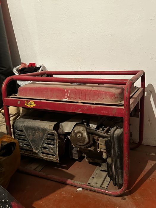 Бензиновый генератор