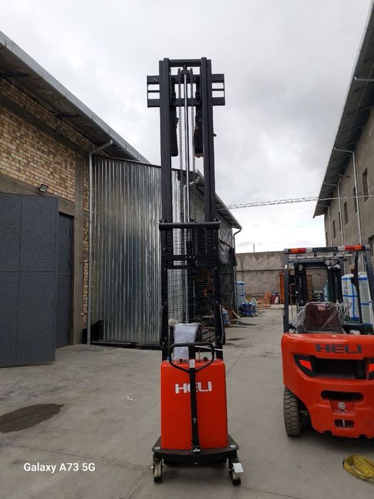 Штаблёр / полэлектр штаблёр / электронный штабелер / ручной штаблёр