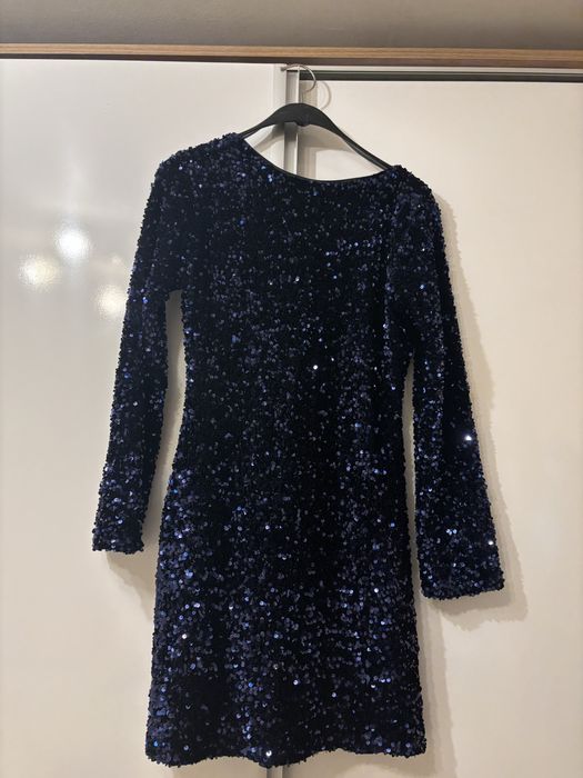 Официална рокля на паети обличана веднъж.