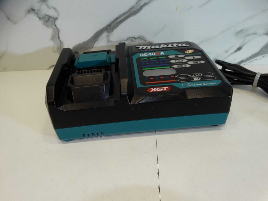 Makita DC 40 RA - Бързо зарядно устройство XGT / 40 V