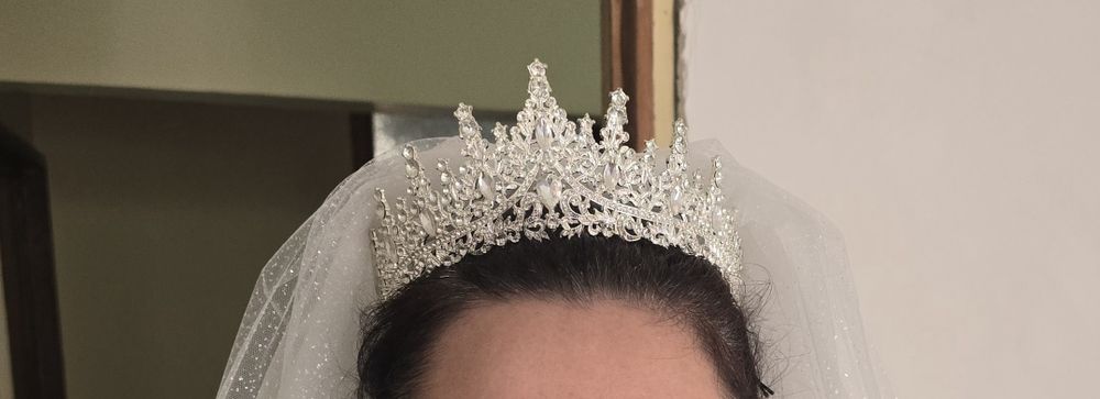 Vand rochie de mireasa marimea 52 si diadema