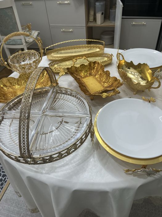 Зодотистый сервиз